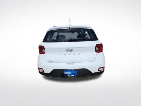 Used 2023 Hyundai Venue SEL FWD image 7