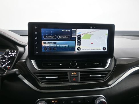 Used 2024 Nissan Altima 2.5 SR w/ SR Premium Package image 29