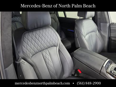 Used 2024 BMW X7 xDrive40i w/ M Sport Package AWD/4WD image 31