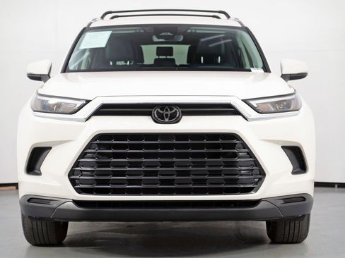 Used 2024 Toyota Grand Highlander XLE image 7