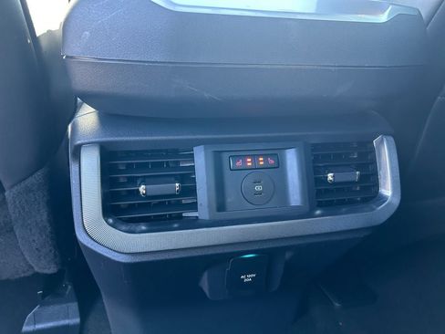 Used 2025 Ford F150 Platinum w/ FX4 Off-Road Package AWD/4WD image 32