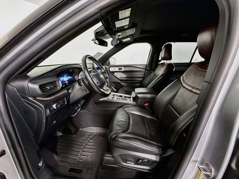 Used 2020 Ford Explorer Platinum w/ Premium Technology Package AWD/4WD image 5