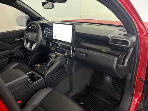 Used 2025 Toyota 4Runner Limited image 22