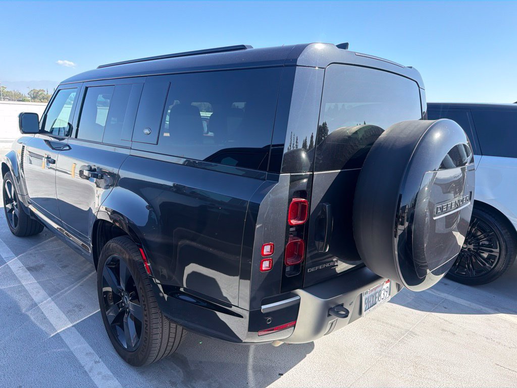 Used 2023 Land Rover Defender 130 X-Dynamic SE AWD/4WD image 14