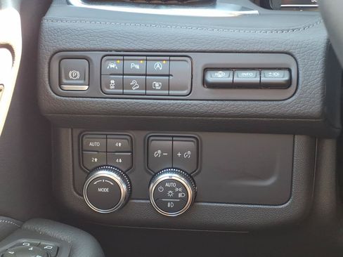 Used 2023 GMC Yukon XL Denali w/ LPO, Floor Liner Package AWD/4WD image 18