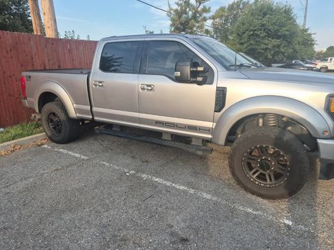 Used 2022 Ford F250 Lariat w/ Black Appearance Package AWD/4WD image 25