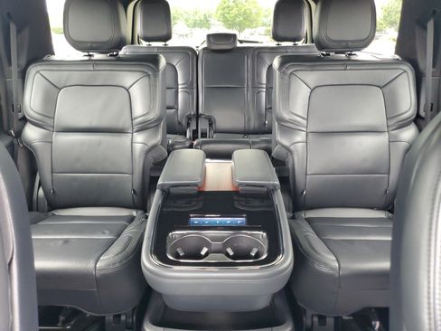 Used 2024 Lincoln Navigator Reserve AWD/4WD image 19