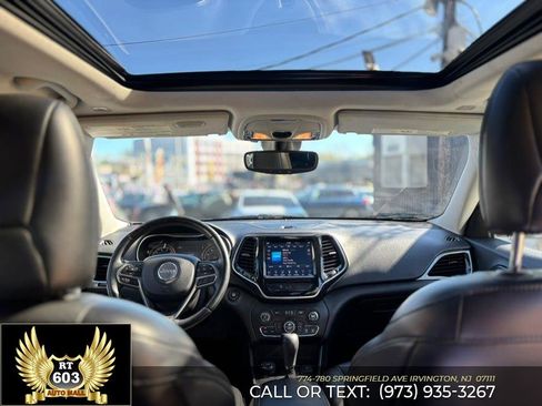 Used 2019 Jeep Cherokee Limited image 12