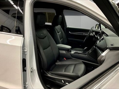 Certified 2025 Cadillac XT6 Luxury image 30