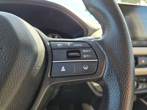Used 2023 Honda HR-V LX image 30