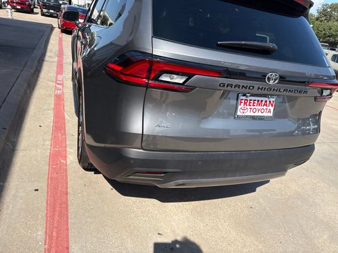 Used 2026 Toyota Grand Highlander AWD image 18