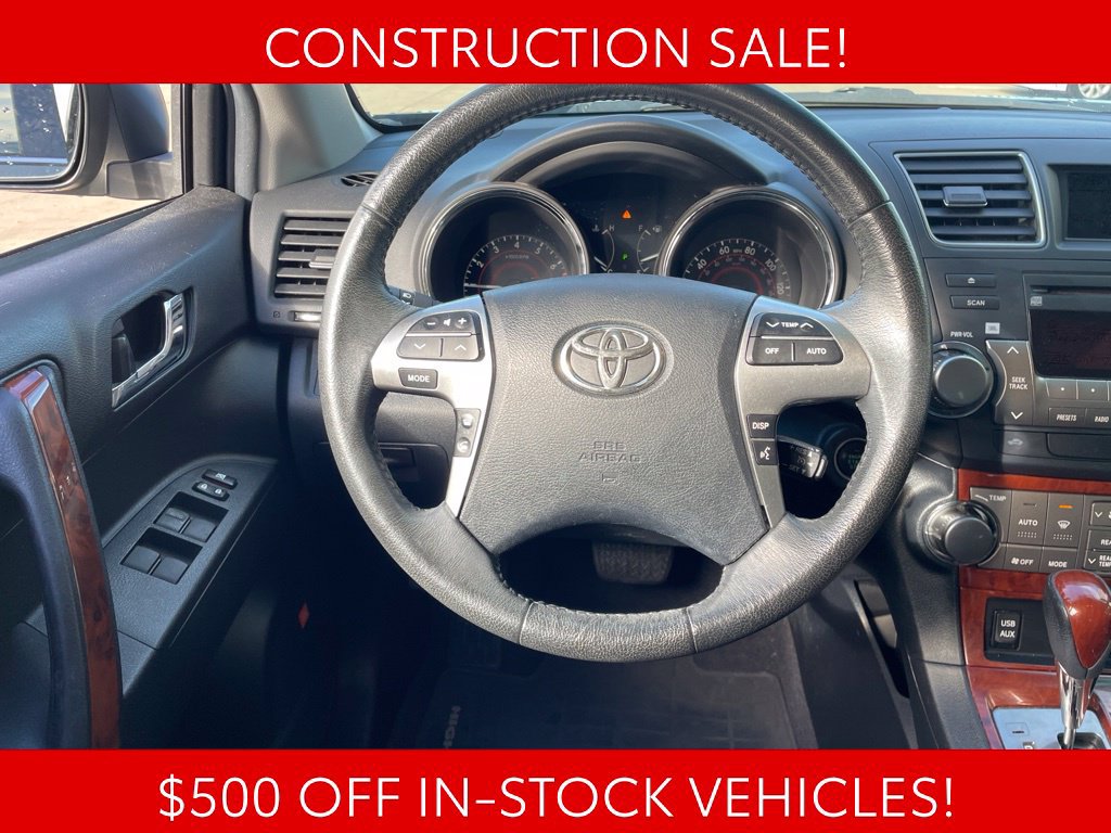 Used 2012 Toyota Highlander Limited w/ Tow Pkg AWD/4WD image 25