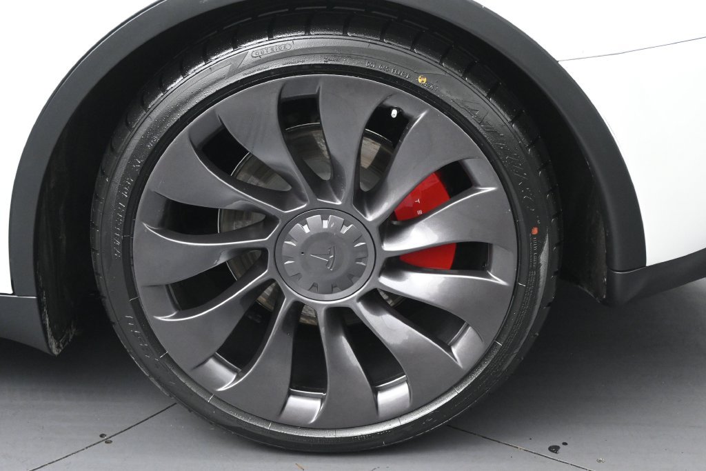 Used 2023 Tesla Model Y Performance AWD/4WD image 11