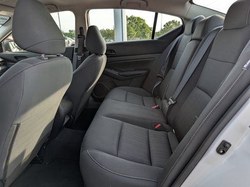 Used 2024 Nissan Altima 2.5 S FWD image 18