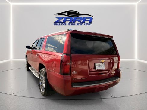 Used 2015 Chevrolet Suburban LT image 4