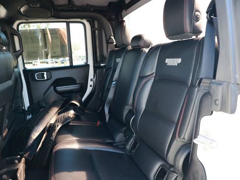 Used 2021 Jeep Gladiator Rubicon AWD/4WD image 37