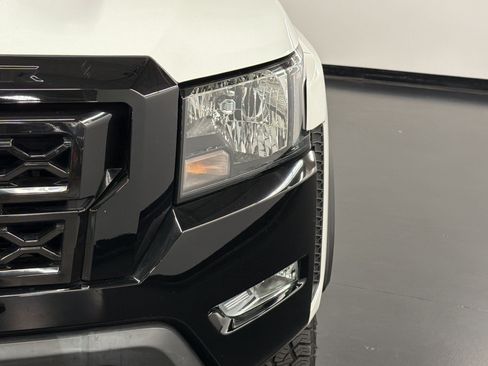 Used 2024 Nissan Frontier SV w/ Hardbody Edition AWD/4WD image 11