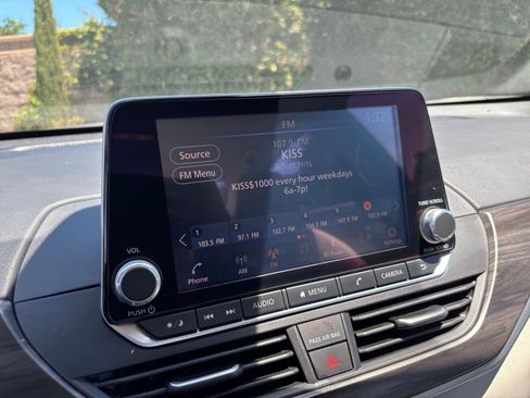 Used 2025 Nissan Altima 2.5 SV FWD image 20