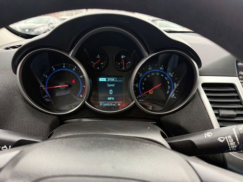 Used 2015 Chevrolet Cruze LT image 16