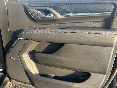 Used 2024 GMC Yukon XL Denali RWD image 28