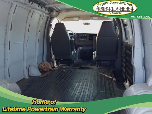 Used 2009 Chevrolet Express 1500 image 17