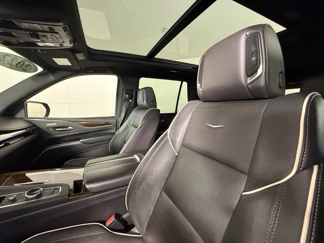 Used 2022 Cadillac Escalade Premium Luxury AWD/4WD image 5