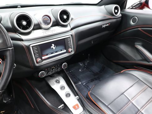 Used 2017 Ferrari California T RWD image 44