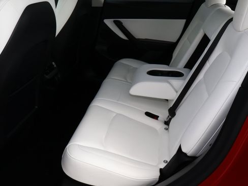 Used 2022 Tesla Model Y Performance image 19