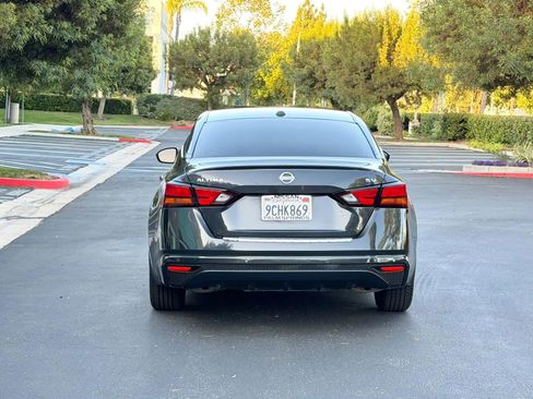 Used 2022 Nissan Altima 2.5 SV FWD image 5