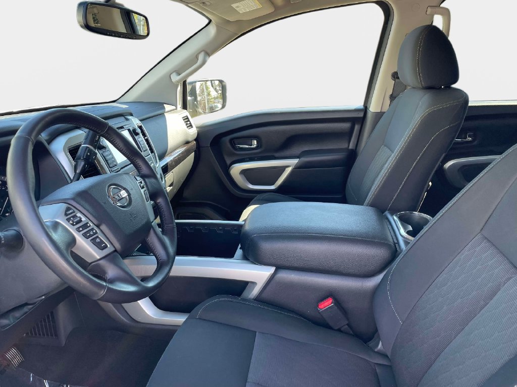 Used 2018 Nissan Titan SV w/ SV Convenience Package AWD/4WD image 22