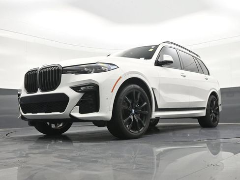 Used 2022 BMW X7 xDrive40i w/ M Sport Package AWD/4WD image 24