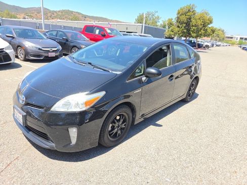 Used 2014 Toyota Prius Two FWD image 1