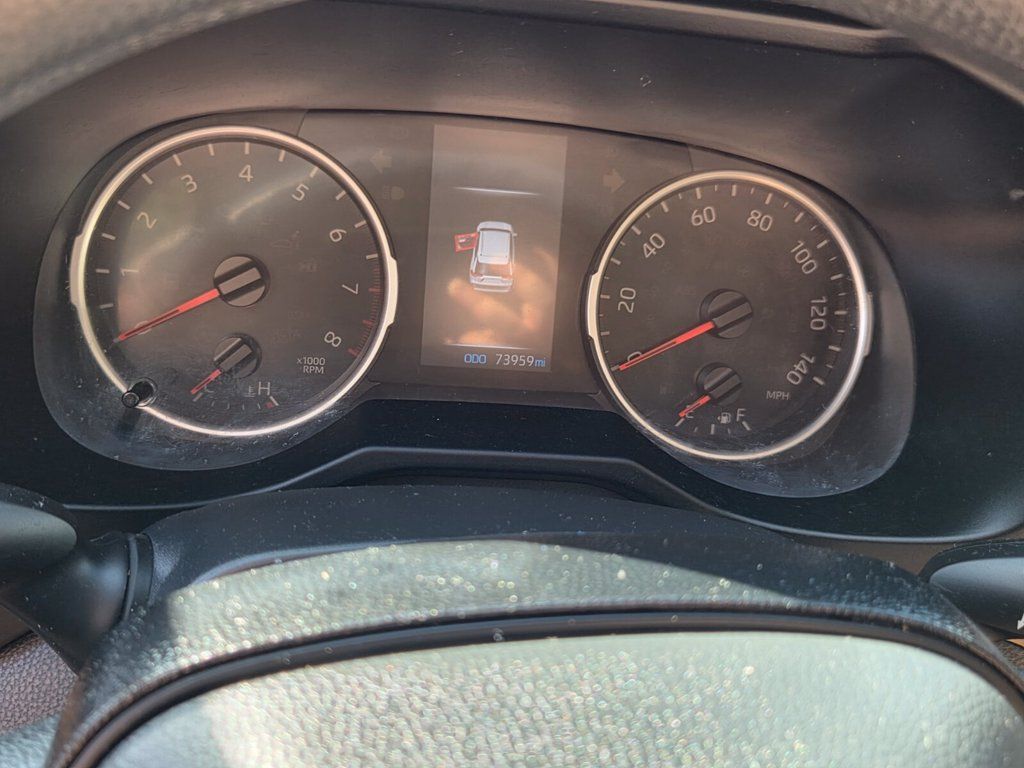 Used 2020 Toyota RAV4 XLE w/ Convenience Package FWD image 9