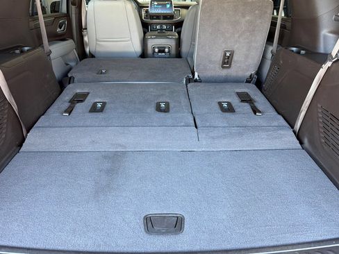 Used 2024 Chevrolet Tahoe LT AWD/4WD image 16