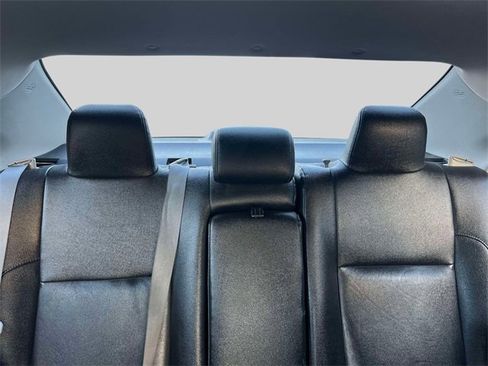 Used 2015 Toyota Corolla LE image 34