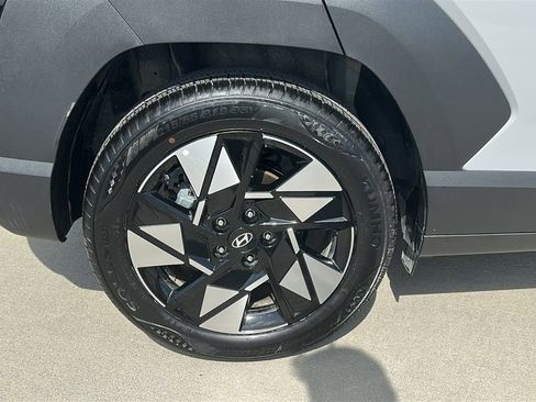 Used 2025 Hyundai Kona SEL image 16