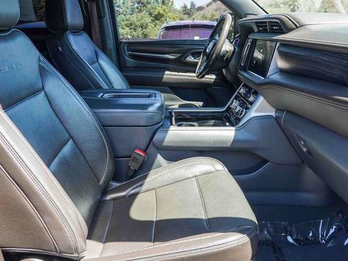 Used 2022 GMC Yukon XL Denali w/ Denali Premium Package RWD image 18