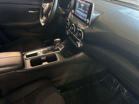Used 2024 Nissan Sentra SV FWD image 16