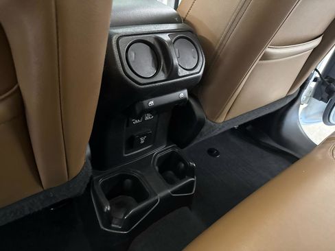 Used 2022 Jeep Wrangler Unlimited Sahara w/ Cold Weather Group AWD/4WD image 35