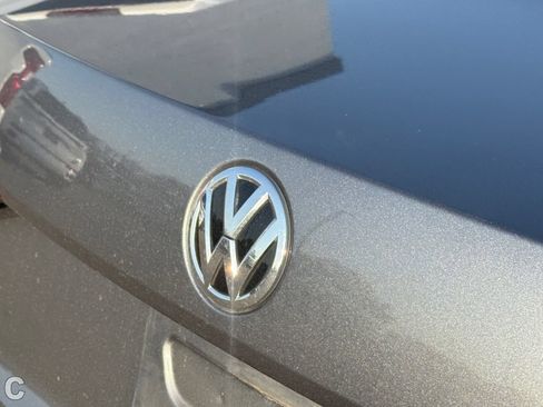 Used 2018 Volkswagen Passat 2.0T S FWD image 14