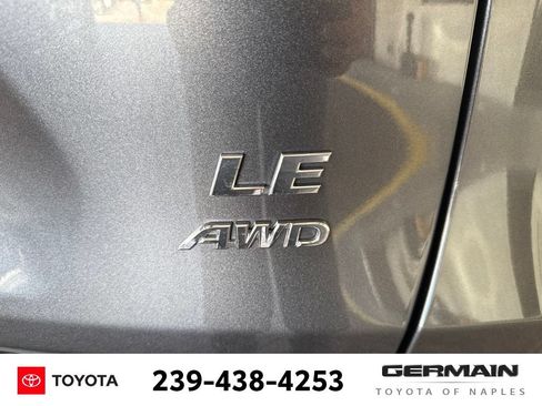 Used 2021 Toyota RAV4 LE AWD/4WD image 7