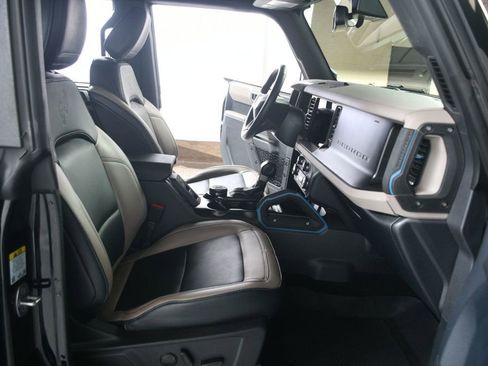 Used 2023 Ford Bronco Wildtrak AWD/4WD image 29