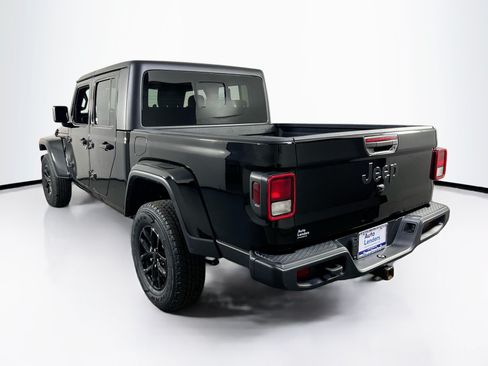 Used 2023 Jeep Gladiator Sport AWD/4WD image 7