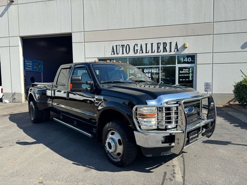 Used 2009 Ford F350 Lariat image 2