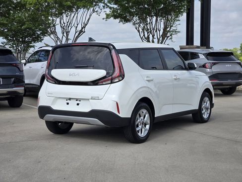 Certified 2025 Kia Soul S FWD image 4