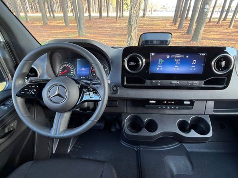 New 2026 Mercedes-Benz Sprinter 2500 image 3