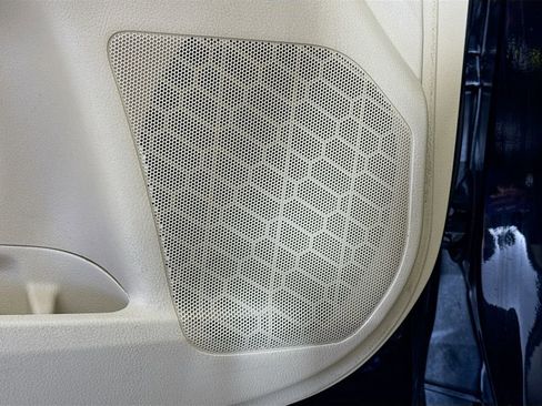 Used 2018 Toyota Highlander Limited image 19