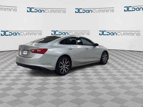 Used 2017 Chevrolet Malibu LT image 8