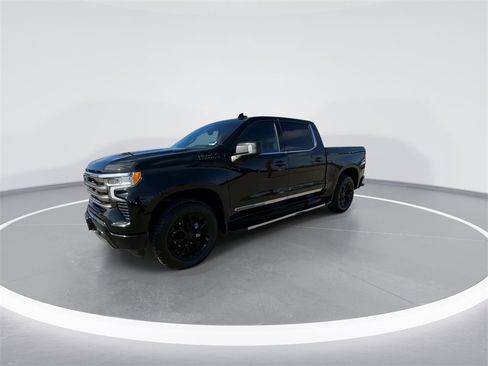 Used 2022 Chevrolet Silverado 1500 High Country w/ Technology Package image 6