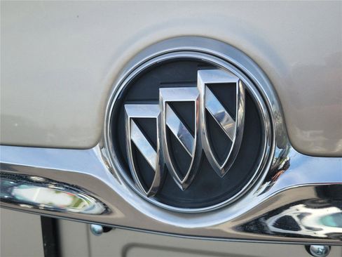 Used 2015 Buick LaCrosse FWD image 8
